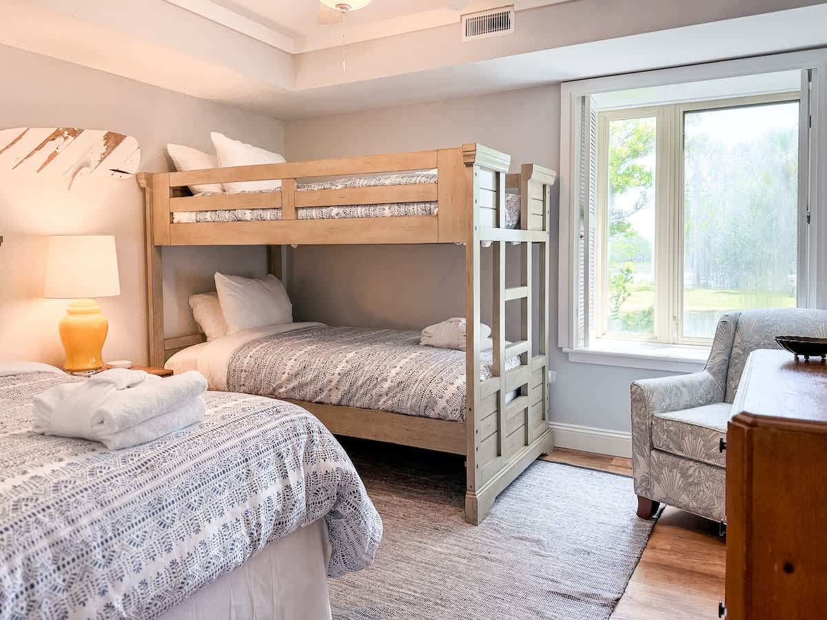 Guest Bedroom with Twin Bunks and Full Bed