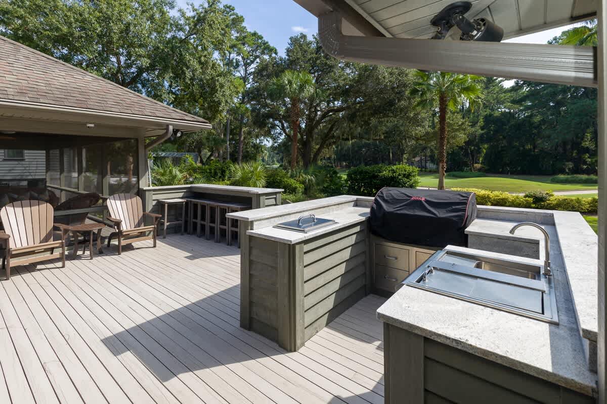 Deck with Outdoor Kitchen