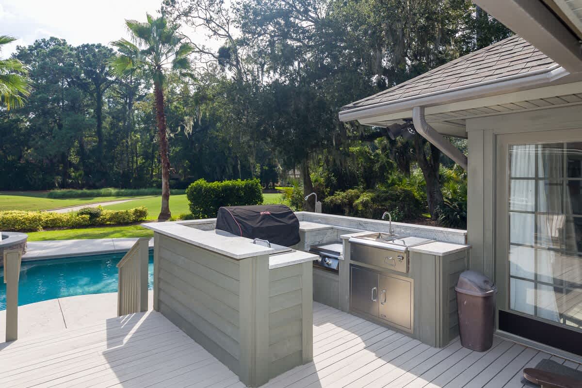 Outdoor Kitchen