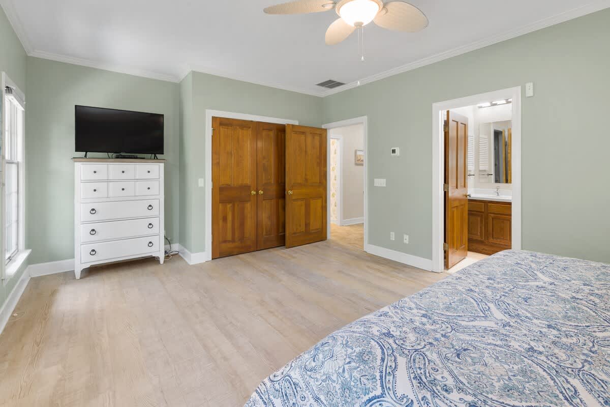 Guest King Suite