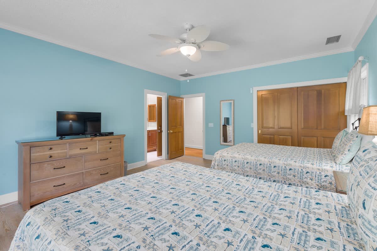 Double Queen Bedroom