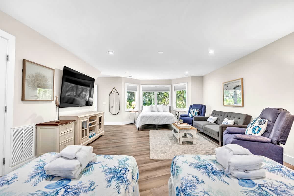 Downstairs Queen and Double Twin Room
