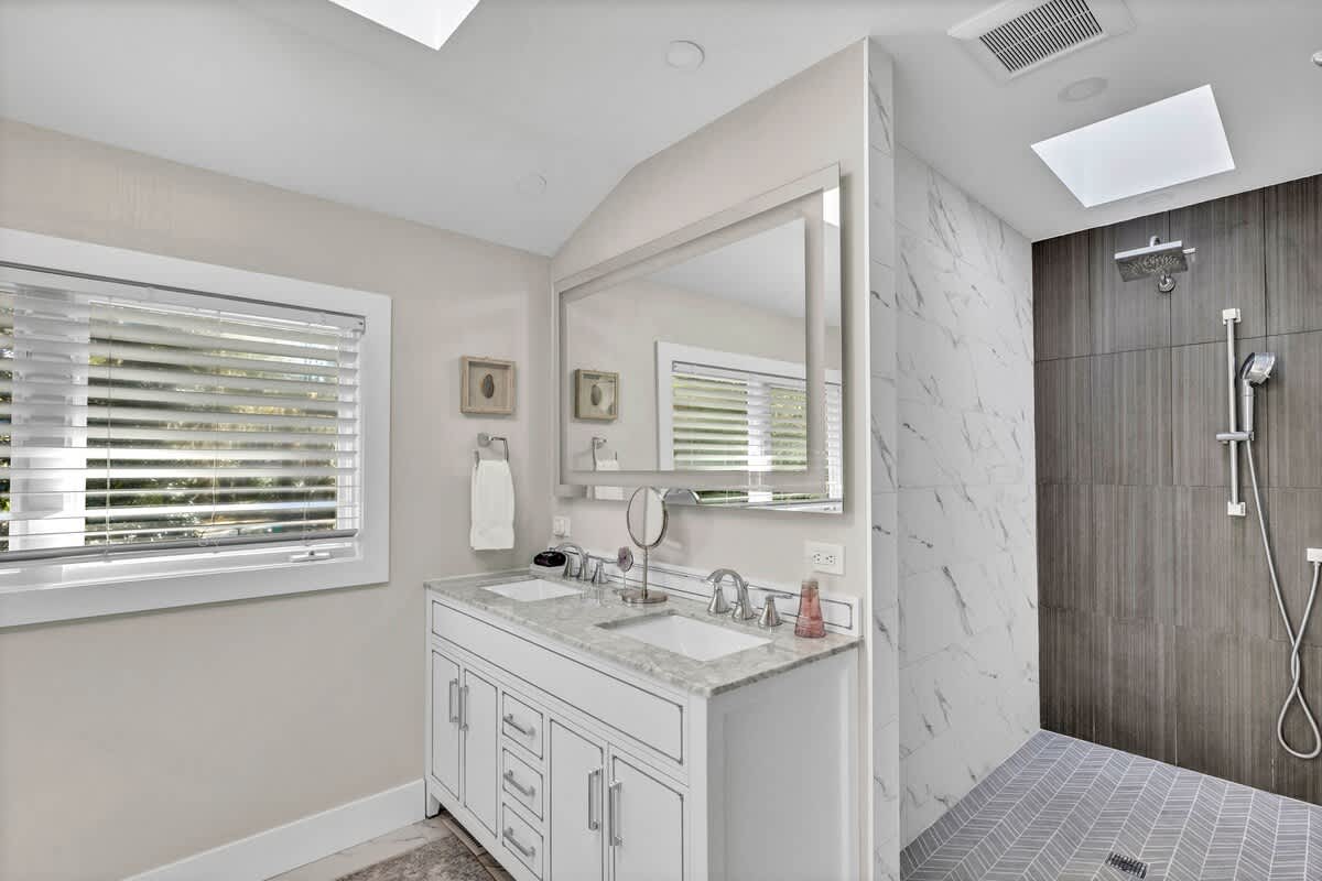 Primary Suite Bathroom