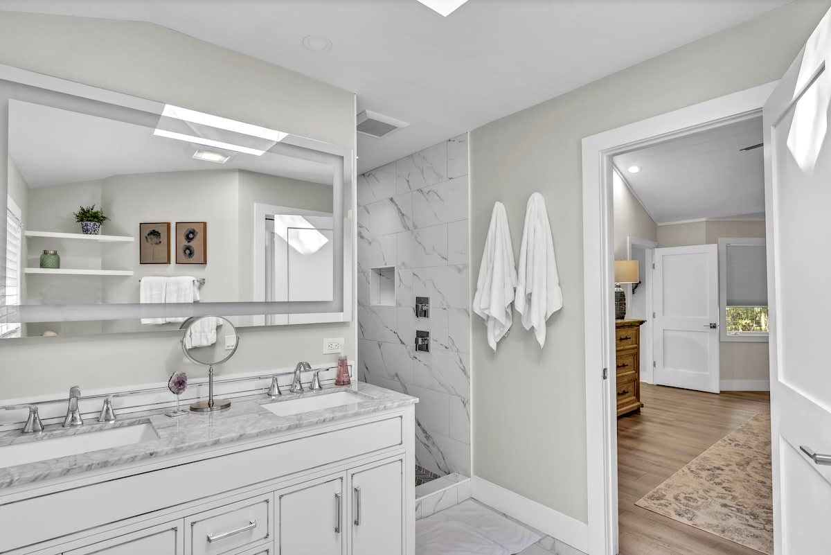 Primary Suite Bathroom