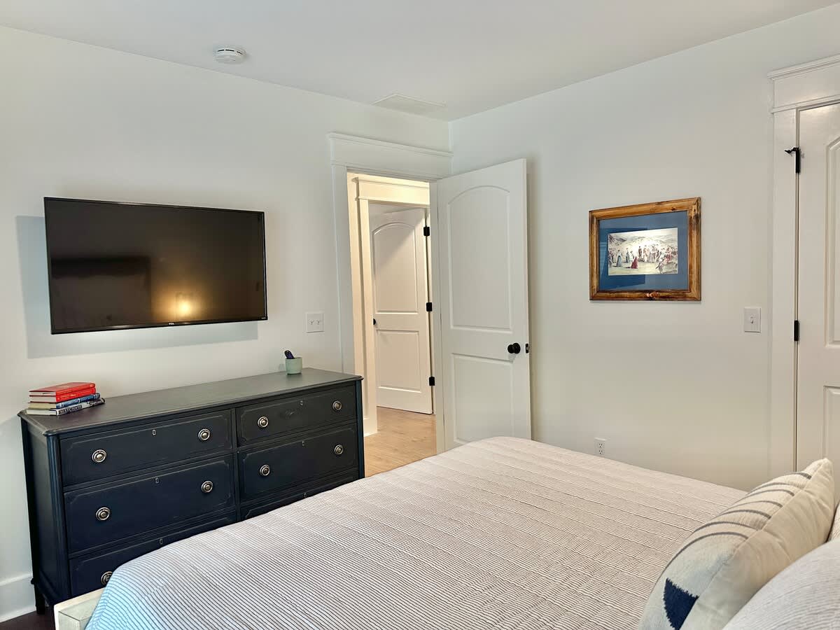 Guest Queen Room