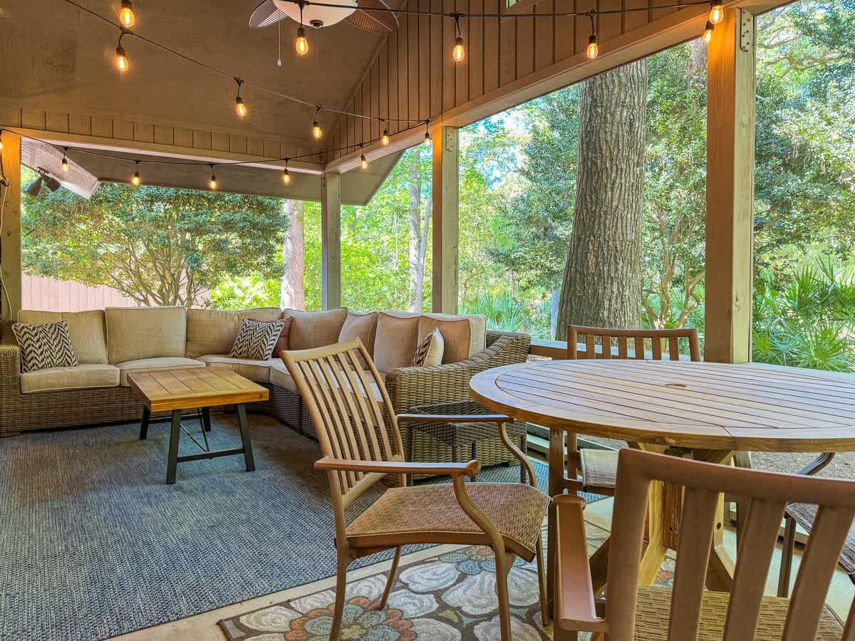 Screened-In Porch