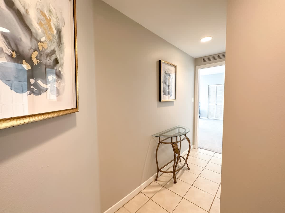 Hall Off Entry Towards King and Twin Guest Room