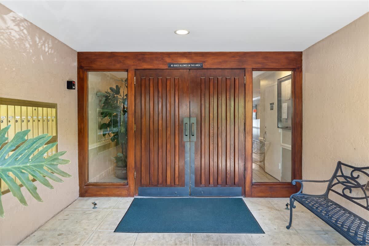 Caravel Court Building Entry