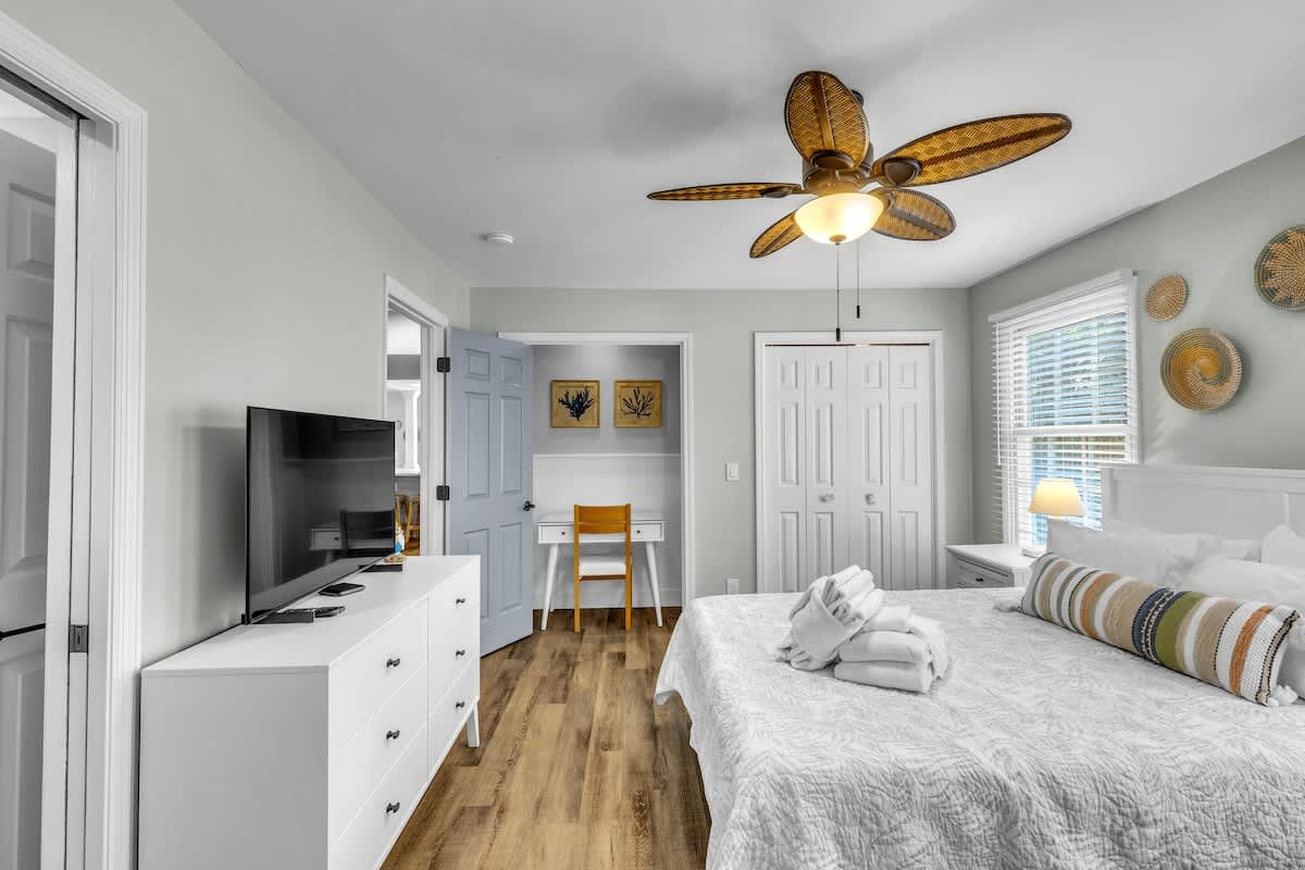 Guest Bedroom with Full and Twin Bed