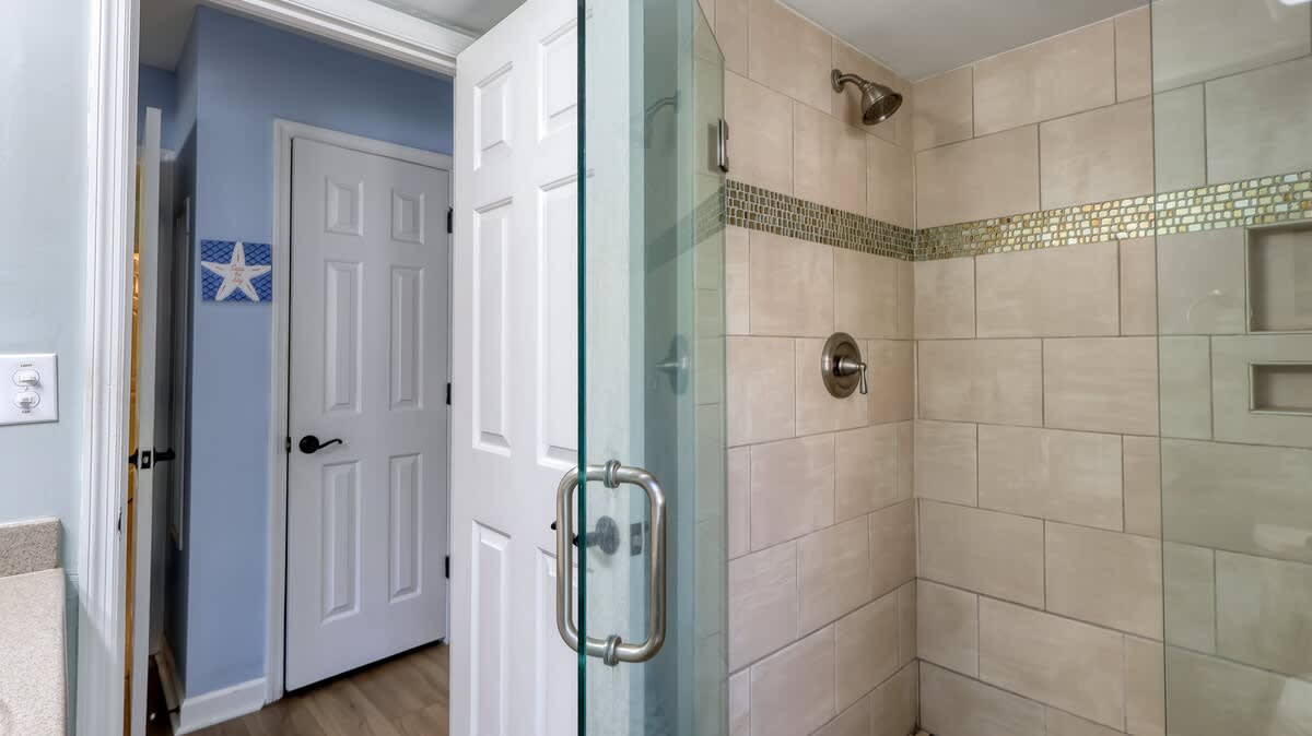 Primary Suite Bathroom