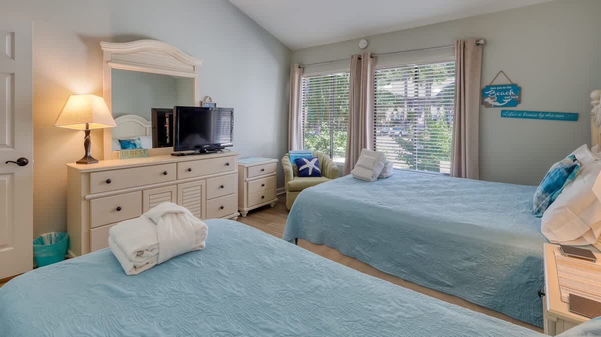 Double Queen Guest Room