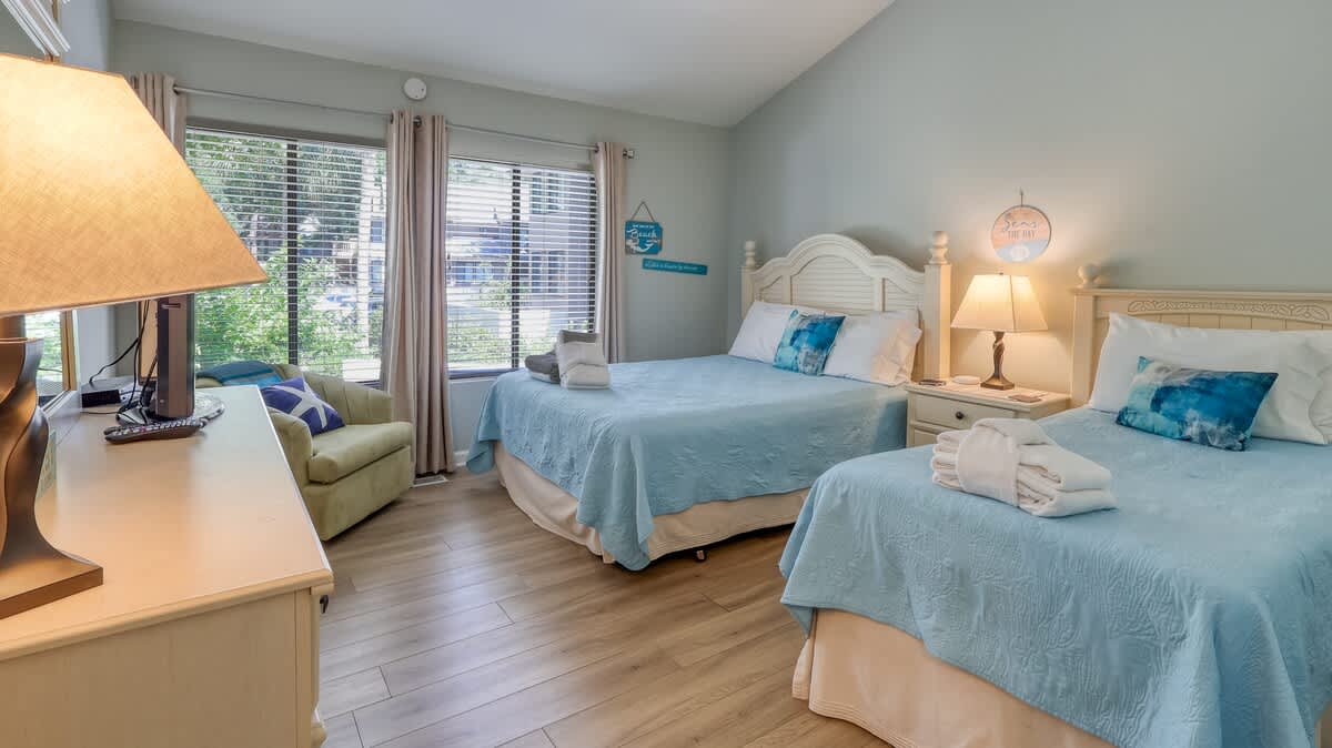 Double Queen Guest Room