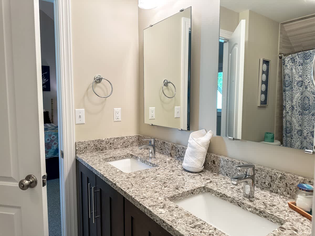 Shared Bathroom for Upstairs Bedrooms