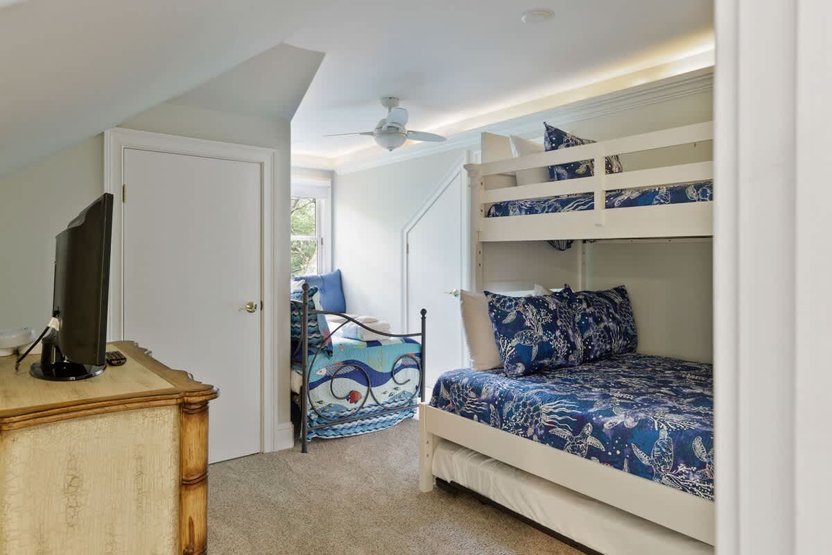 Upstairs Bunk Room #2