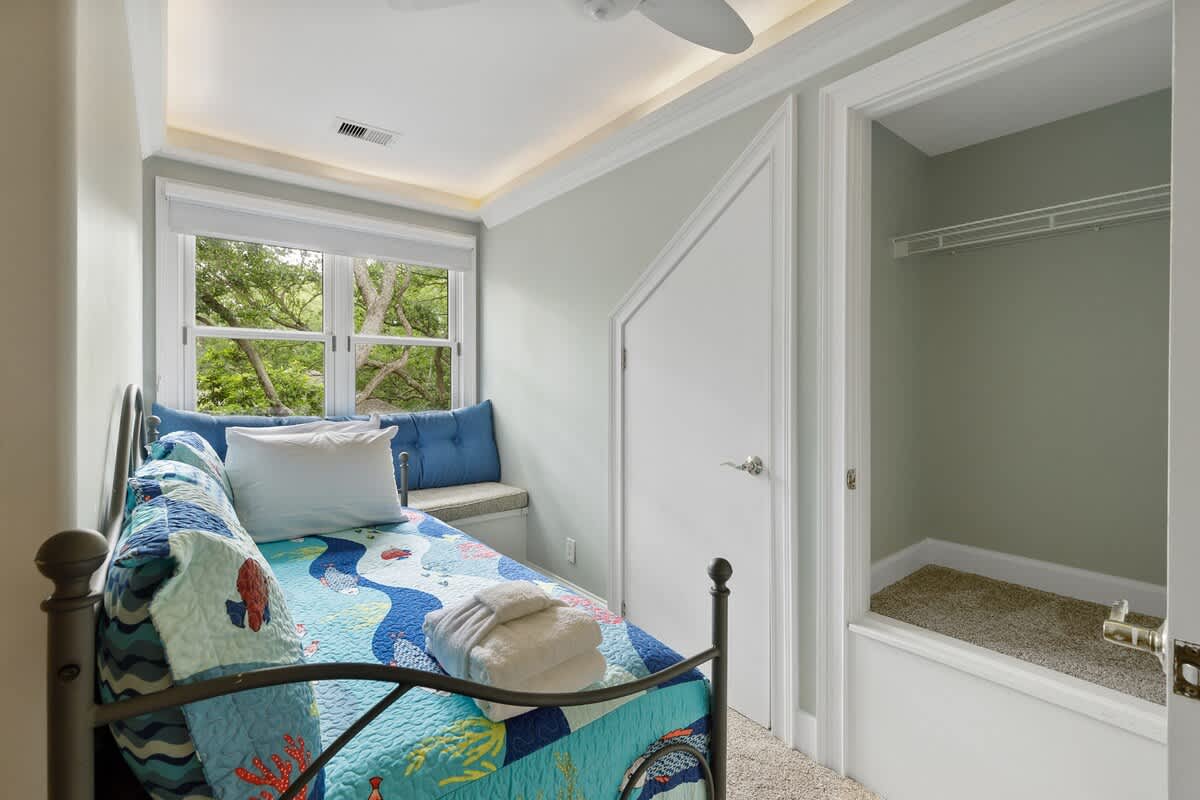 Upstairs Bunk Room #2