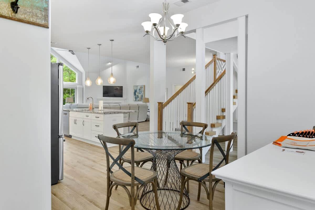 Breakfast Table in Kitchen