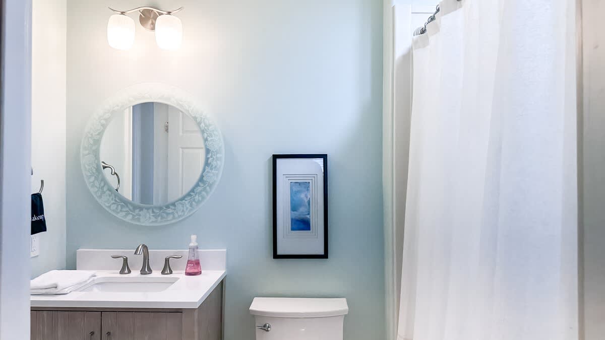Upstairs Queen Suite Bathroom