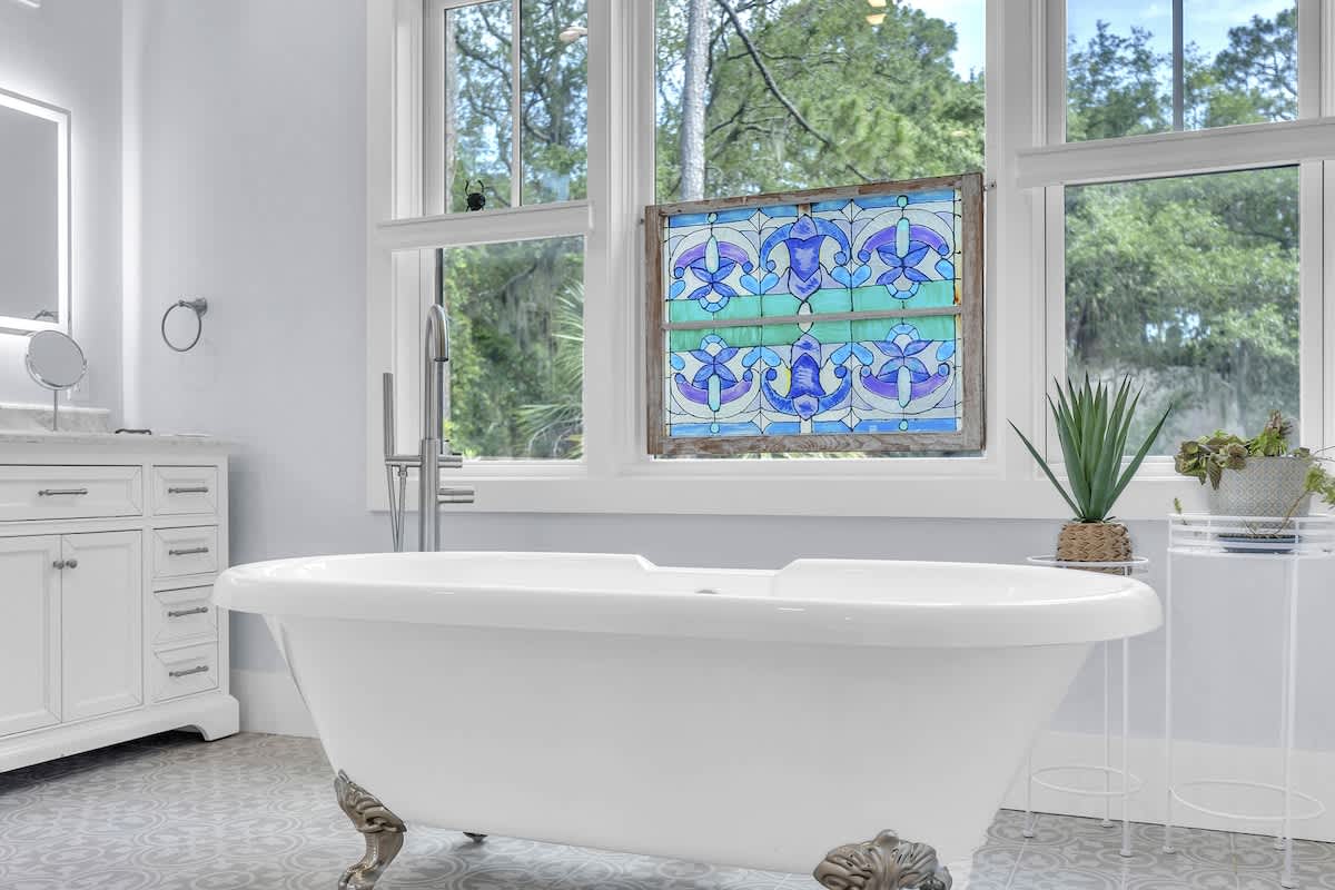 Primary En-Suite Bathroom