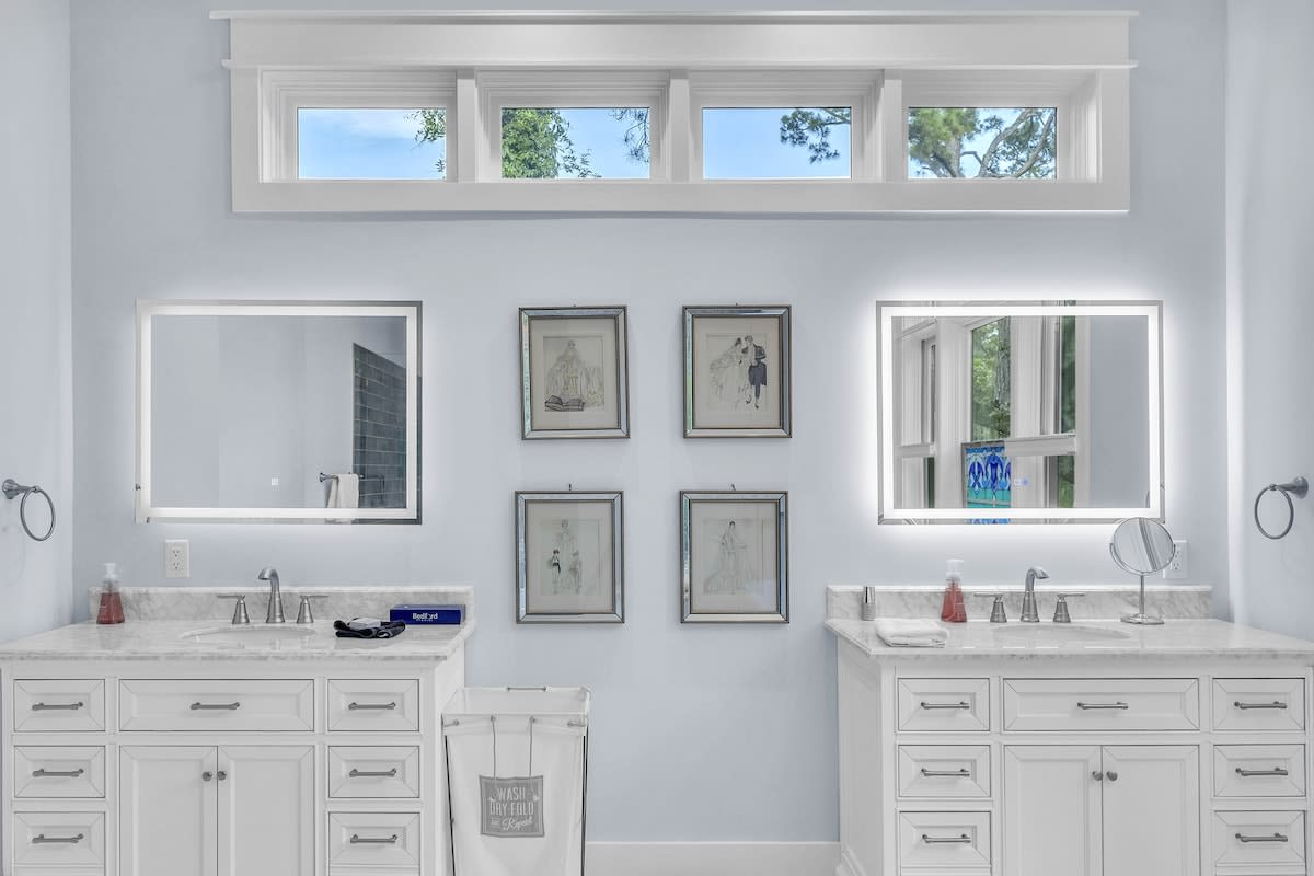 Primary En-Suite Bathroom