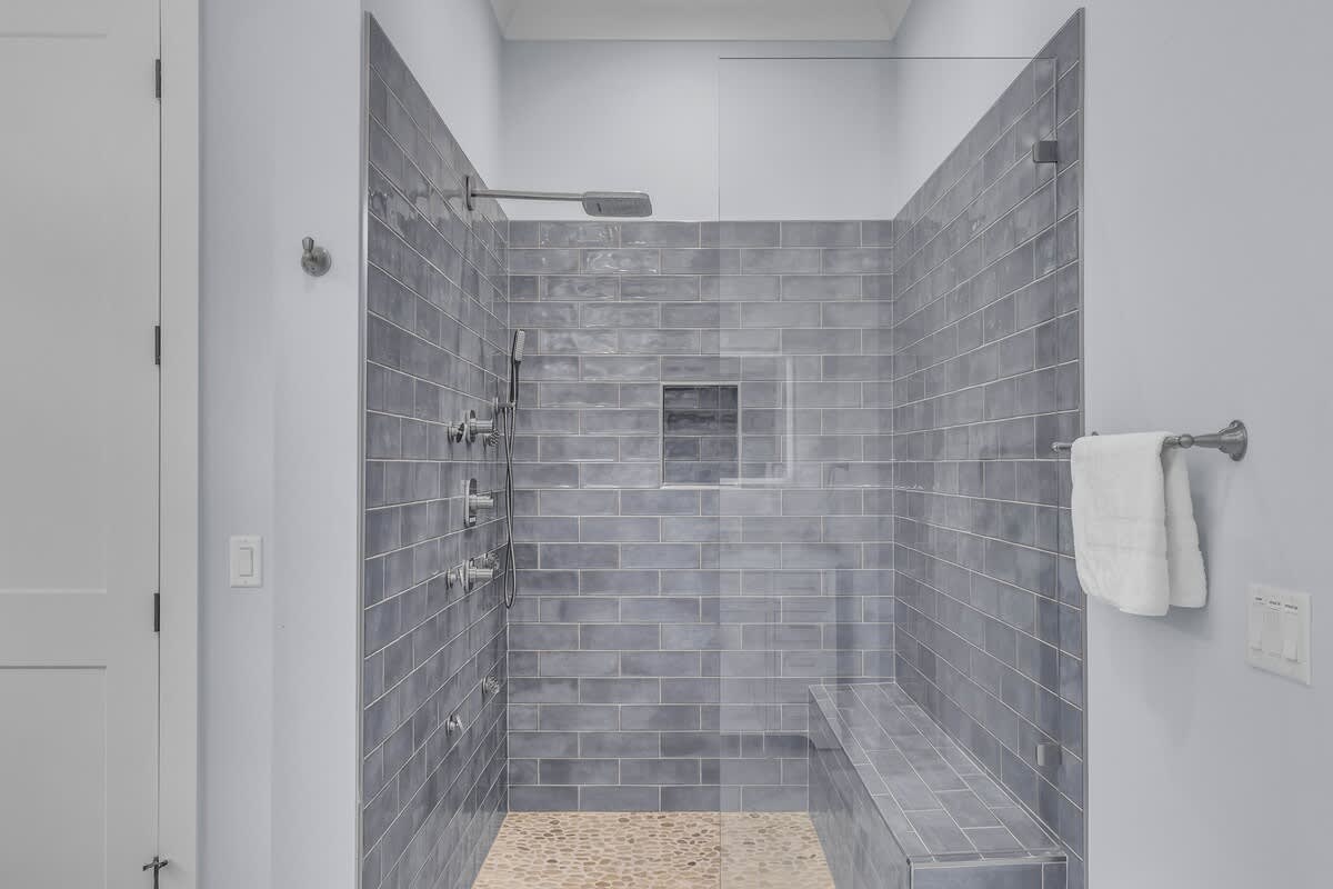 Primary En-Suite Bathroom