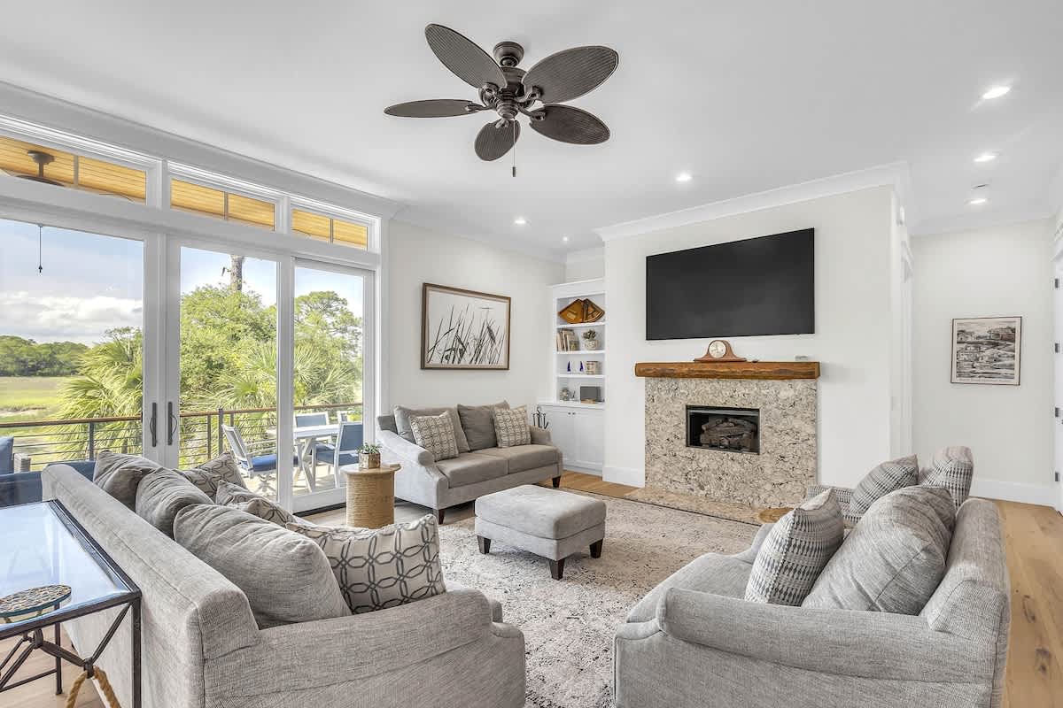 Open Living Area with Balcony