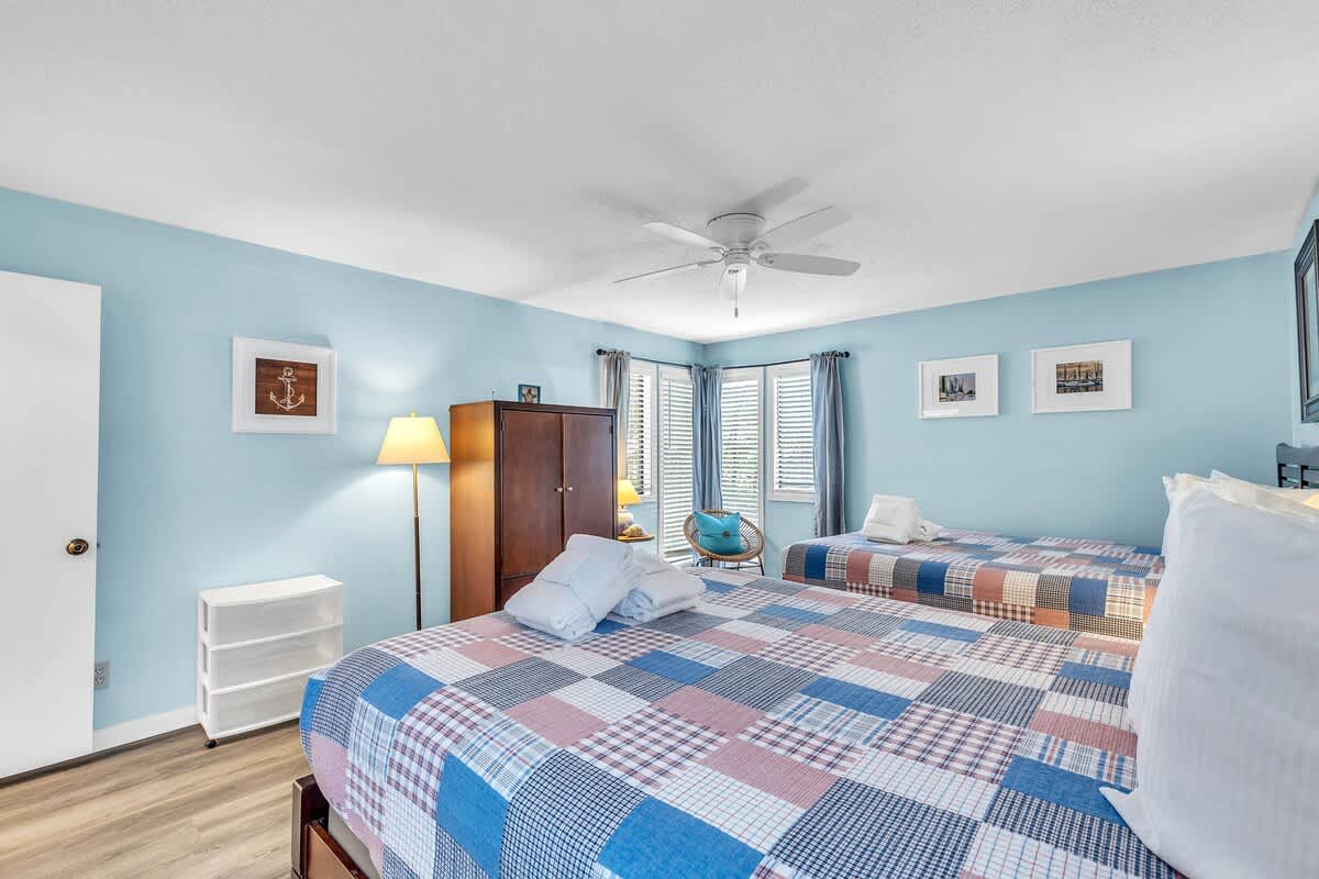 Double Queen Suite with En-Suite Bathroom