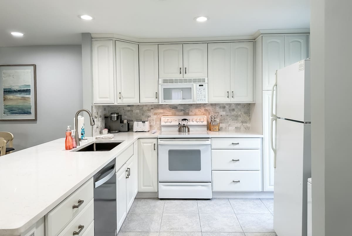 558 Queen's Grant 6