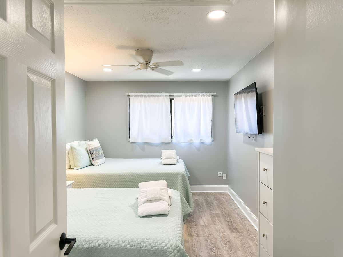 Double Queen Room