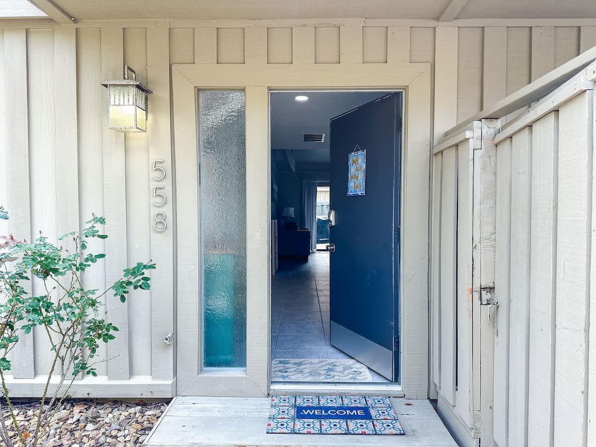 558 Queen's Grant 9