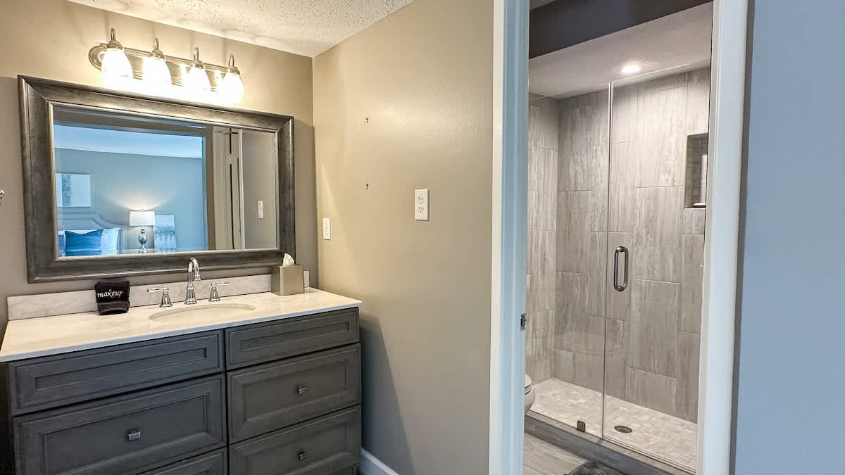3rd Floor Primary Suite Bathroom