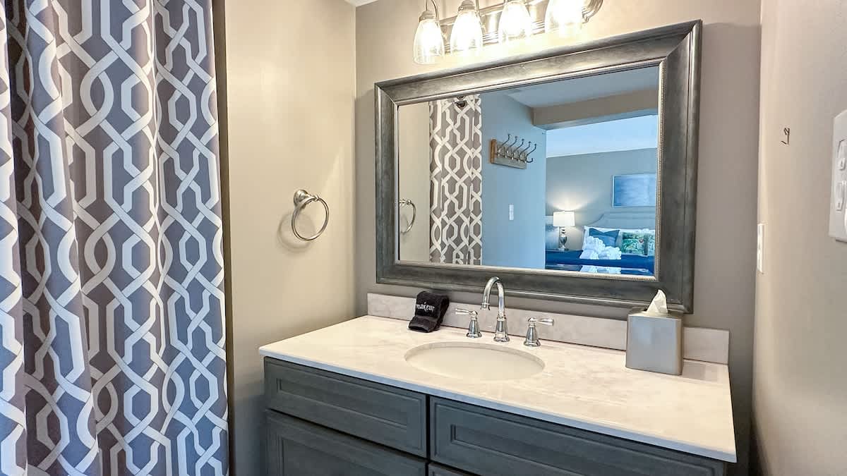 3rd Floor Primary Suite Bathroom