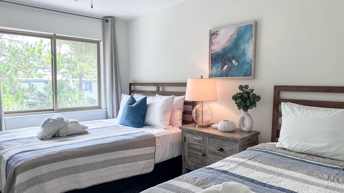 Upstairs Guest Room with Full & Twin Bed