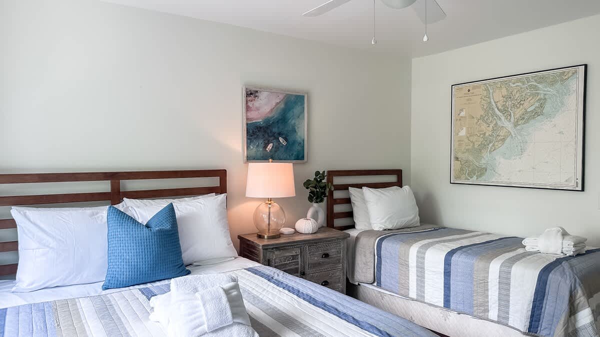 Upstairs Guest Room with Full & Twin Bed