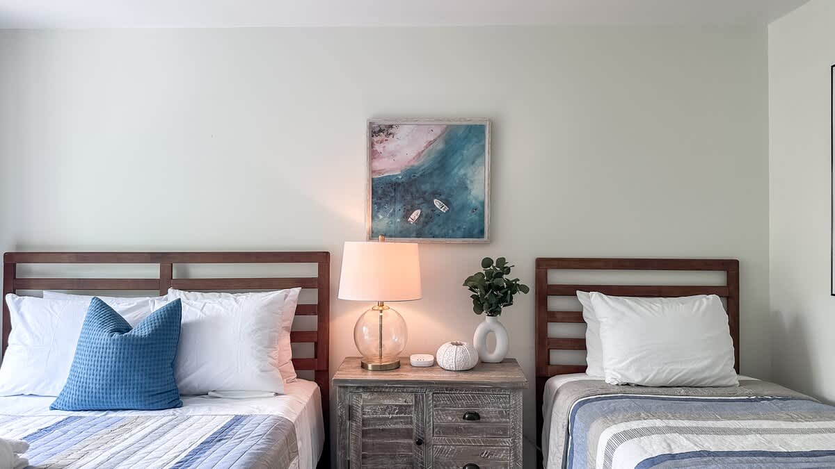 Upstairs Guest Room with Full & Twin Bed