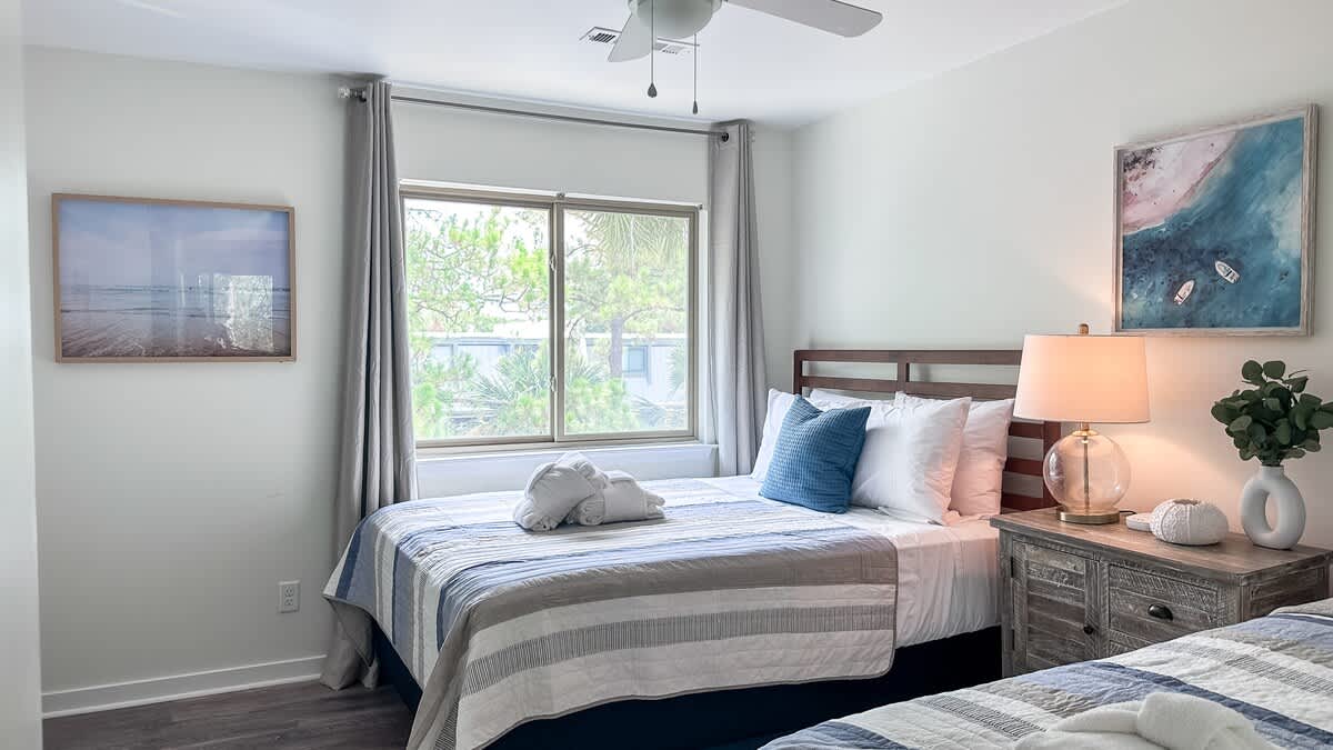Upstairs Guest Room with Full & Twin Bed