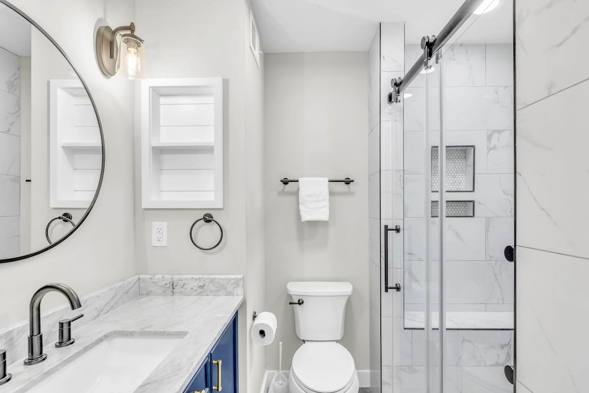 Primary En-Suite Bathroom