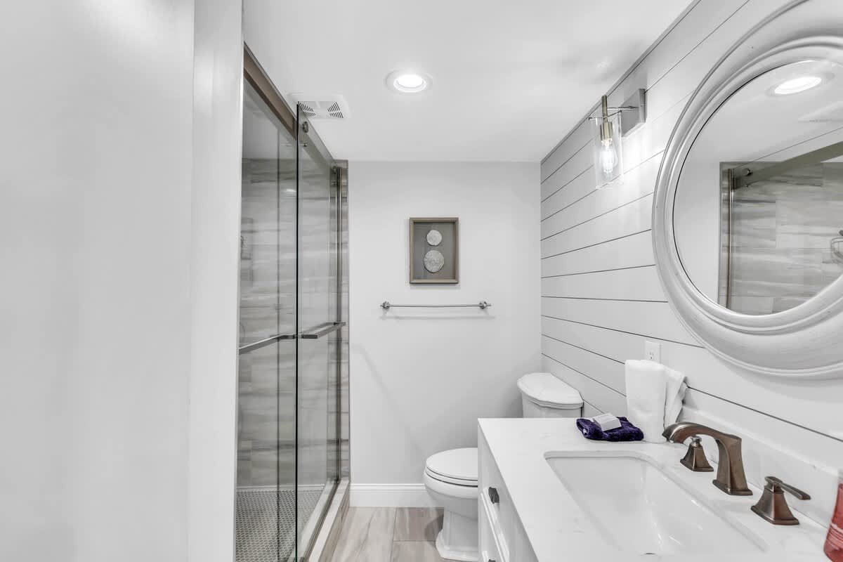 Full Bathroom