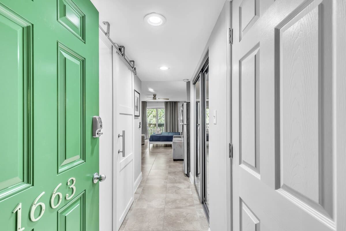 Welcome to 1663 Bluff Villas!