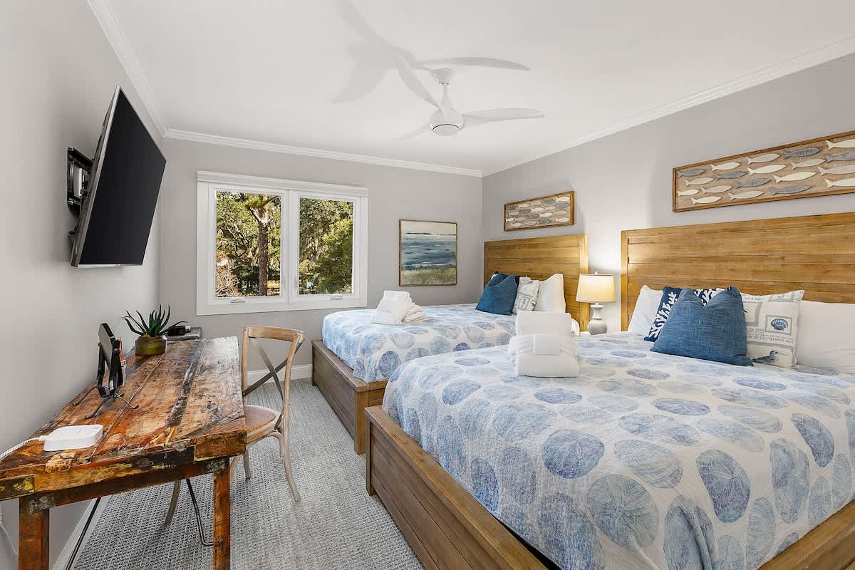Double Queen Room on Main Living Level