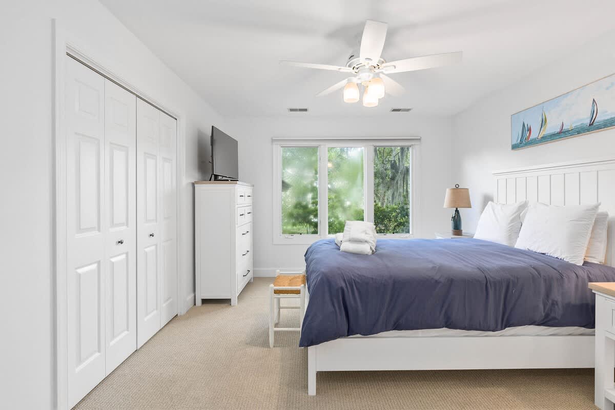 Guest Queen Suite