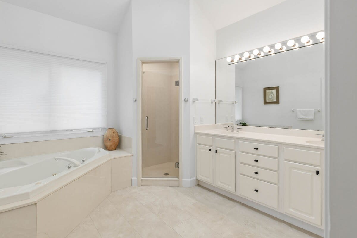 Primary Suite Bathroom