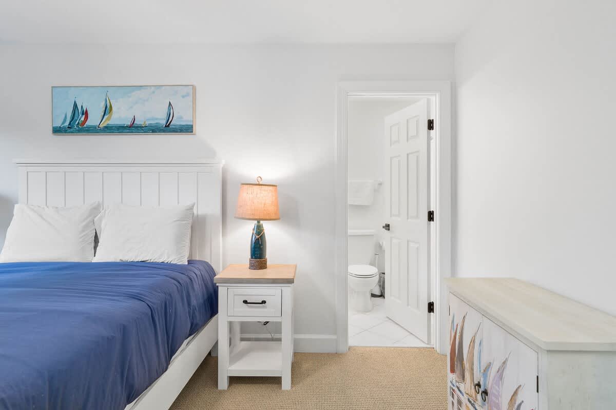 Guest Queen Suite