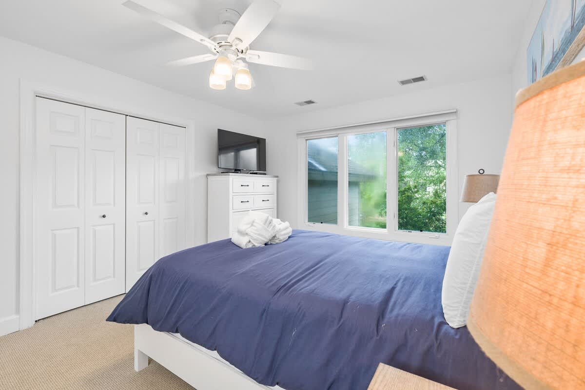 Guest Queen Suite