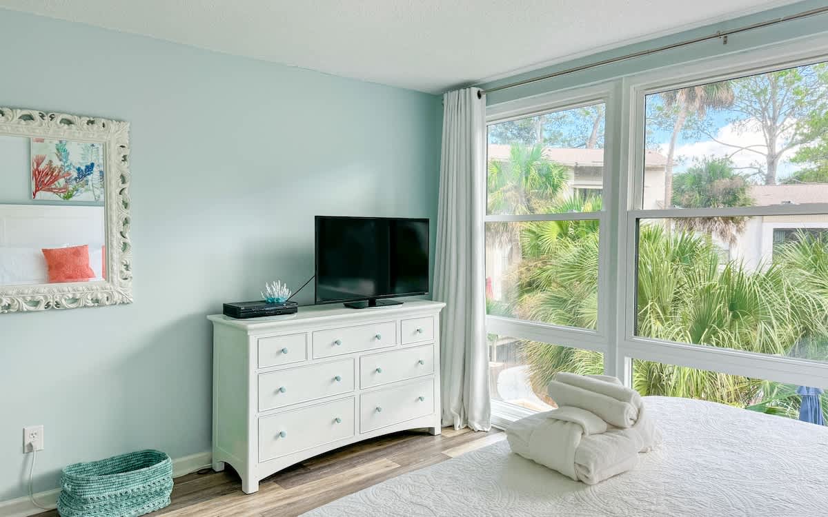 2nd Floor King Guest Room