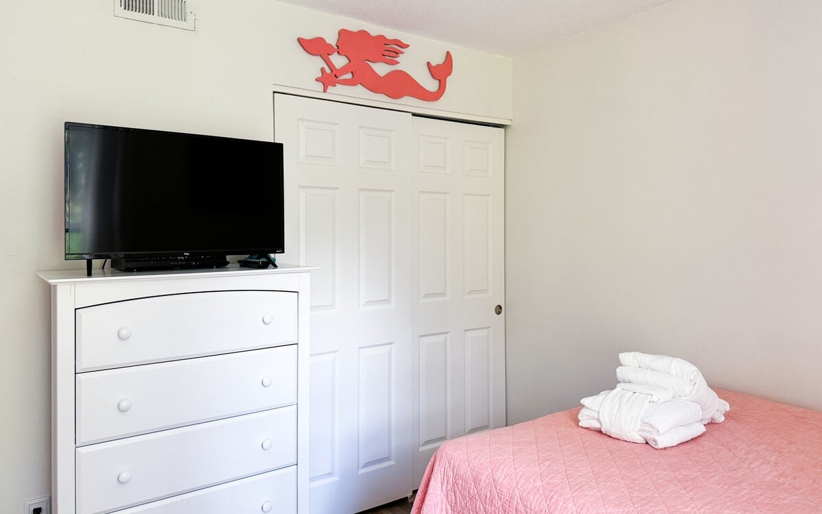 2nd Floor Double Twin Guest Room