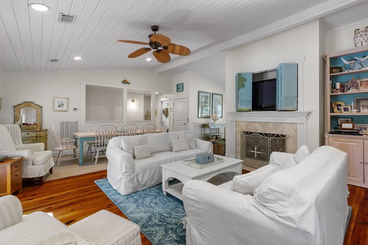 Upper Living Area