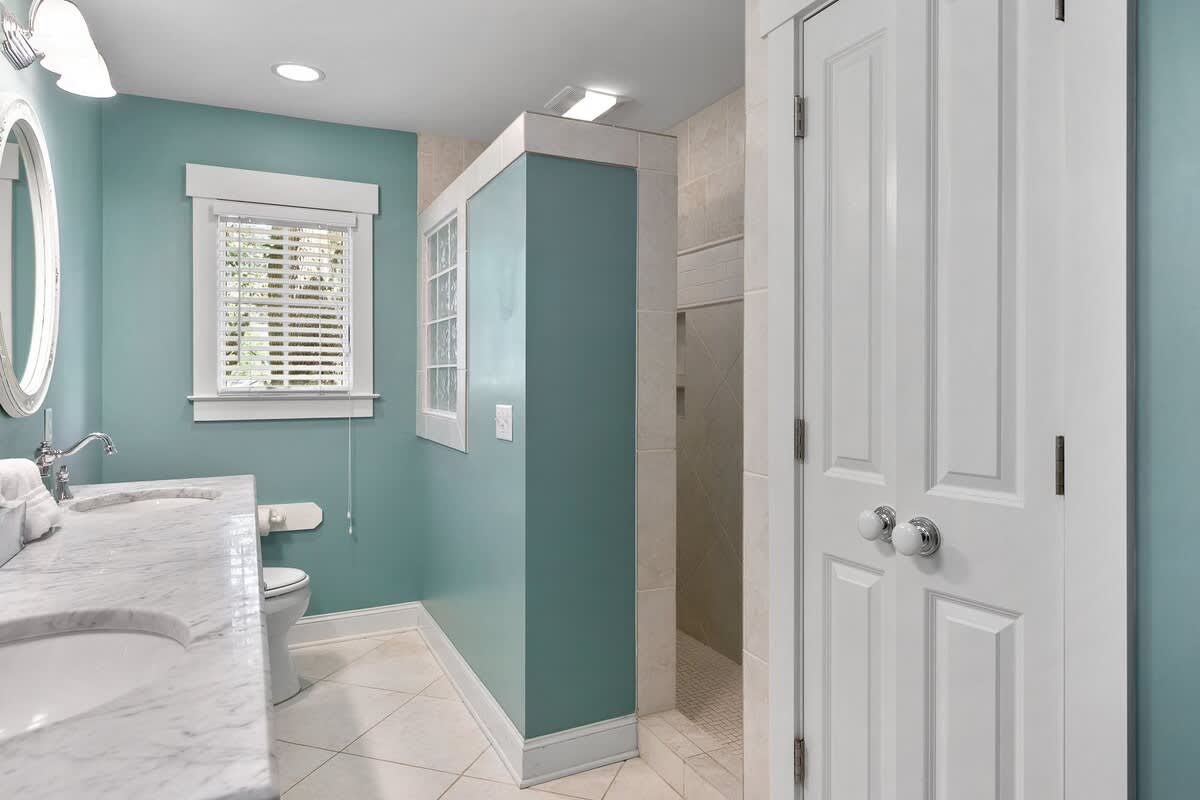 Primary Suite Bathroom