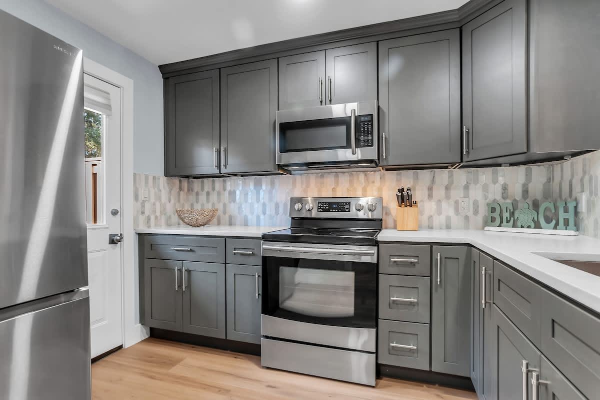 643 Queen's Grant 3