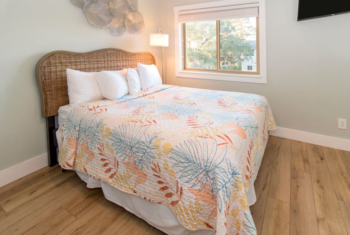 Guest Bedroom with Queen, Twin, and Trundle Bed