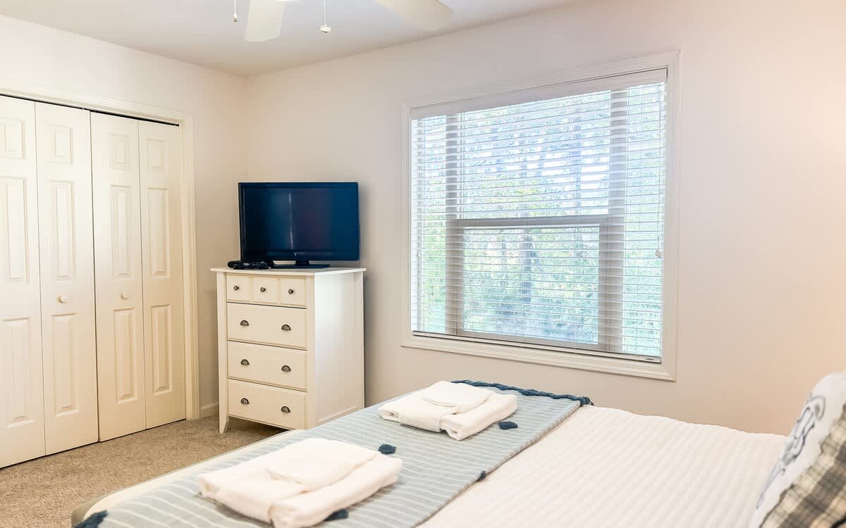 Guest Queen Suite
